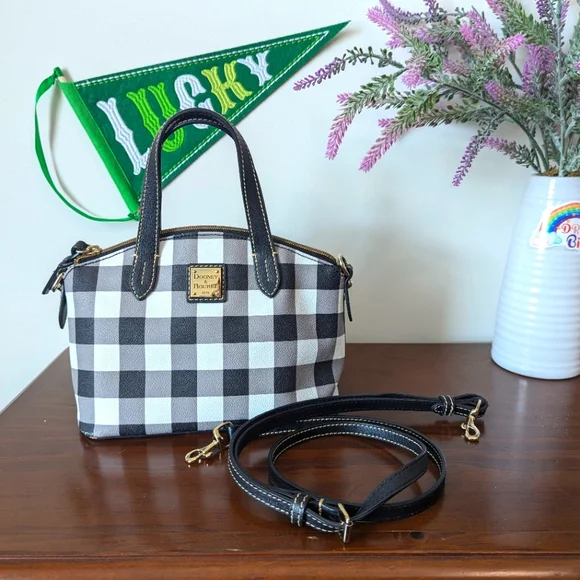 Dooney and Bourke Tucker Ruby crossbody. Beautiful little bag! - Picture 1 of 8